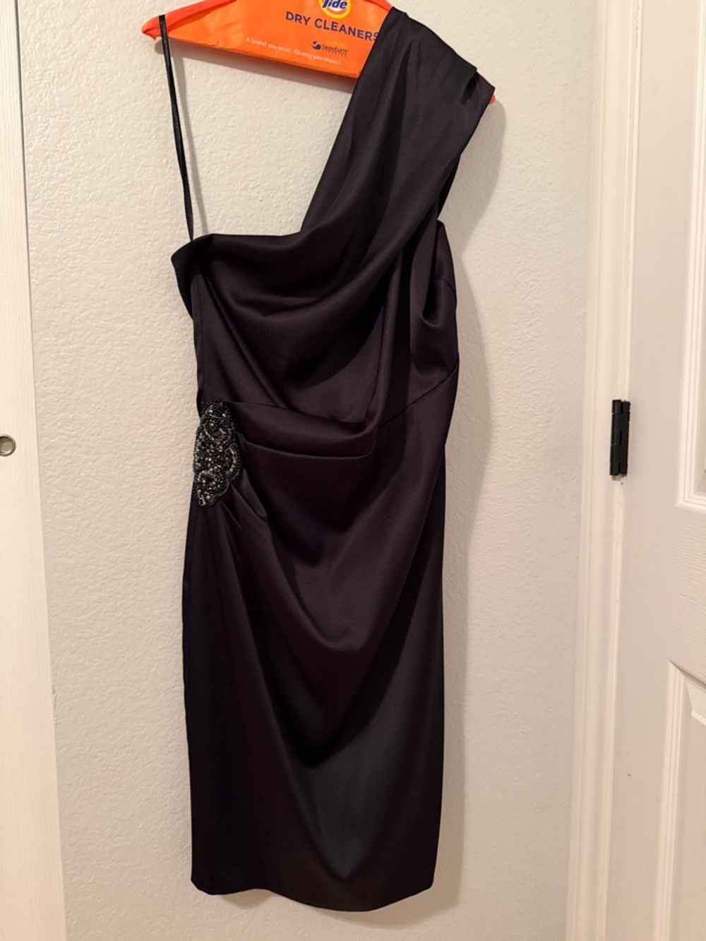 Jessica Howard One-Shoulder Black Cocktail Dress with Beaded Accent